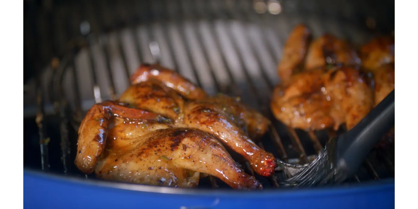 Raspljoštena kokoš s ljutom glazurom od marelice