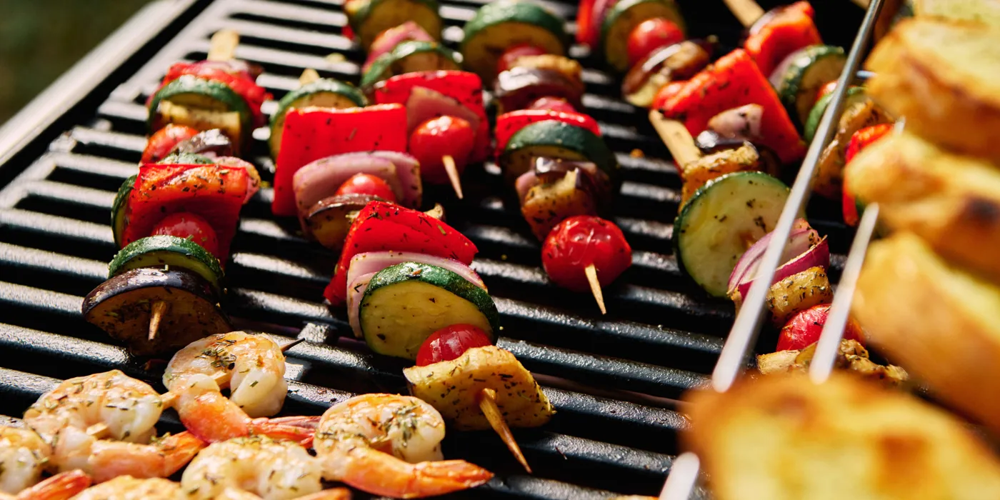 Ratatouille ražnjići s grilanim kozicama