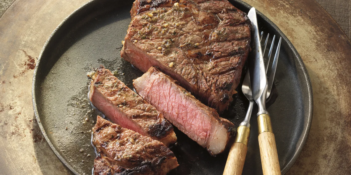 Rib eye odresci s Dijon senfom i češnjakom dimljeni s timijanom