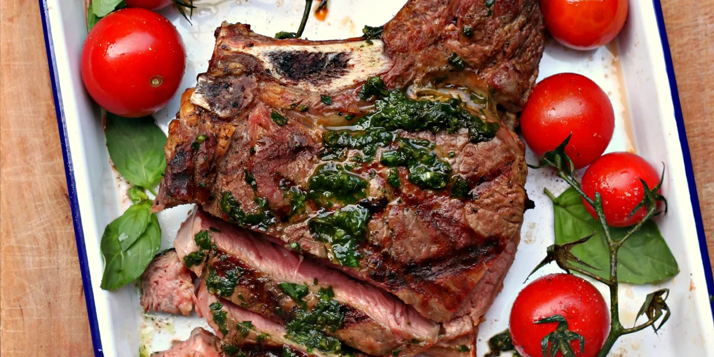 Rib-eye odrezak s cherry rajčicama i bosiljkom