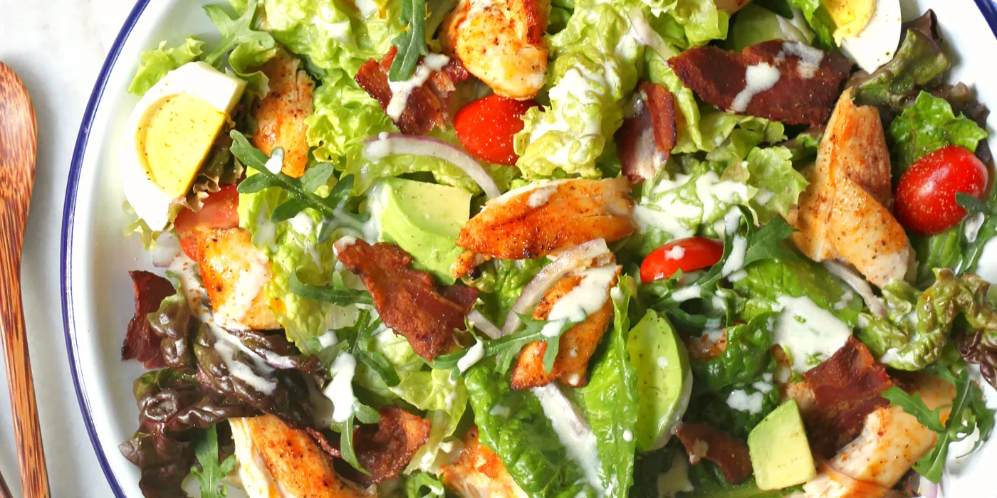 Salata s piletinom na klubski način