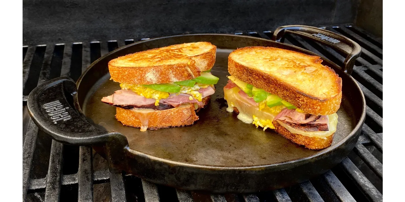 Sendvič sa šunkom i jajima za doručak