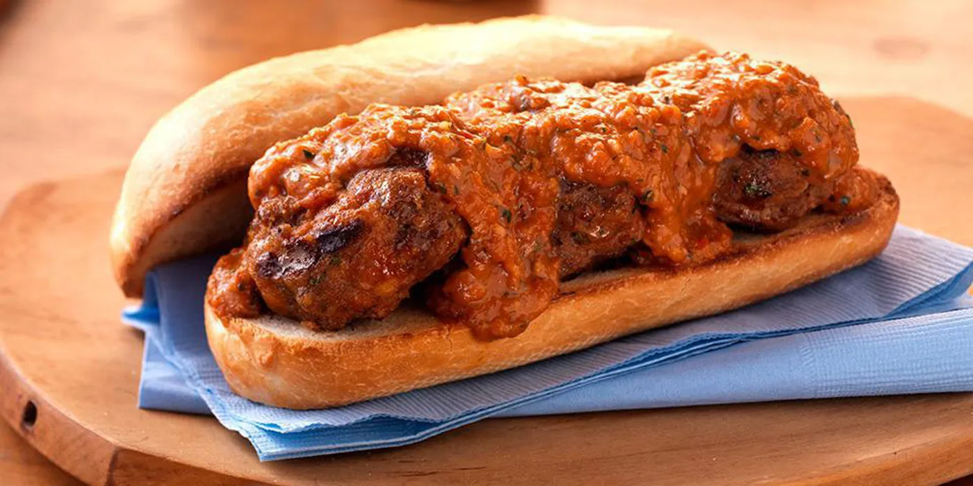 Sendviči s mesnim okruglicama i dresingom od pečene paprike