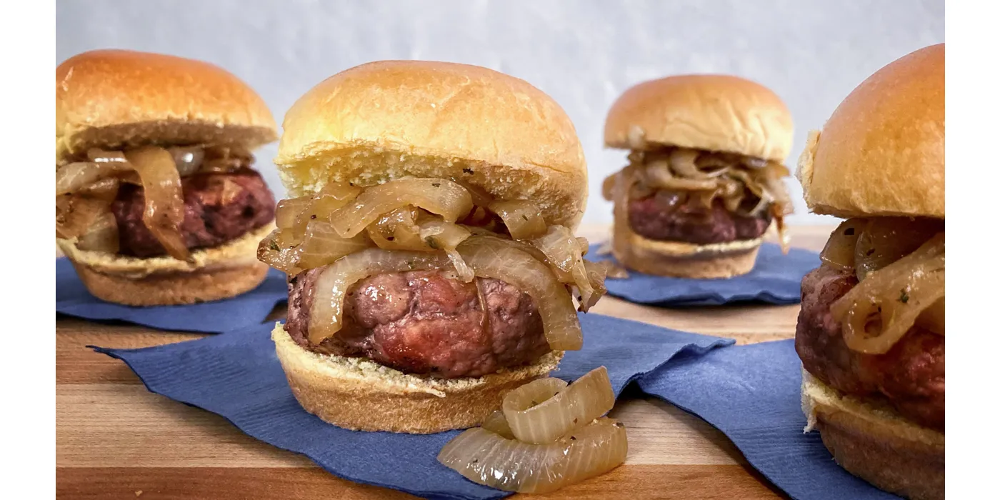 Slajderi od svinjetine s pet začina i slatkim relusom od luka