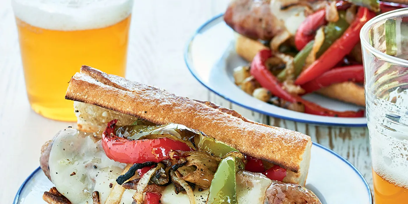 Talijanski sendviči s kobasicama, paprikama, lukom i provolone sirom