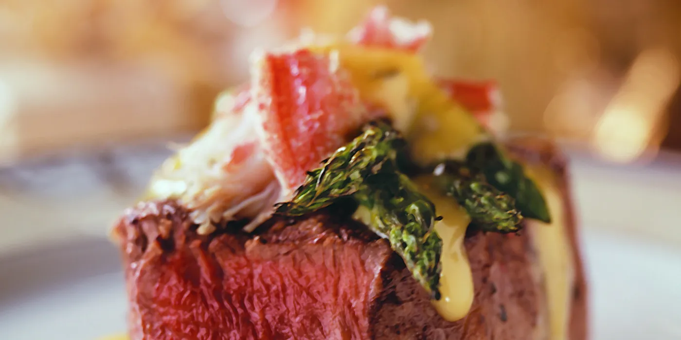 Teleći fileji s rakovim mesom i béarnaise umakom