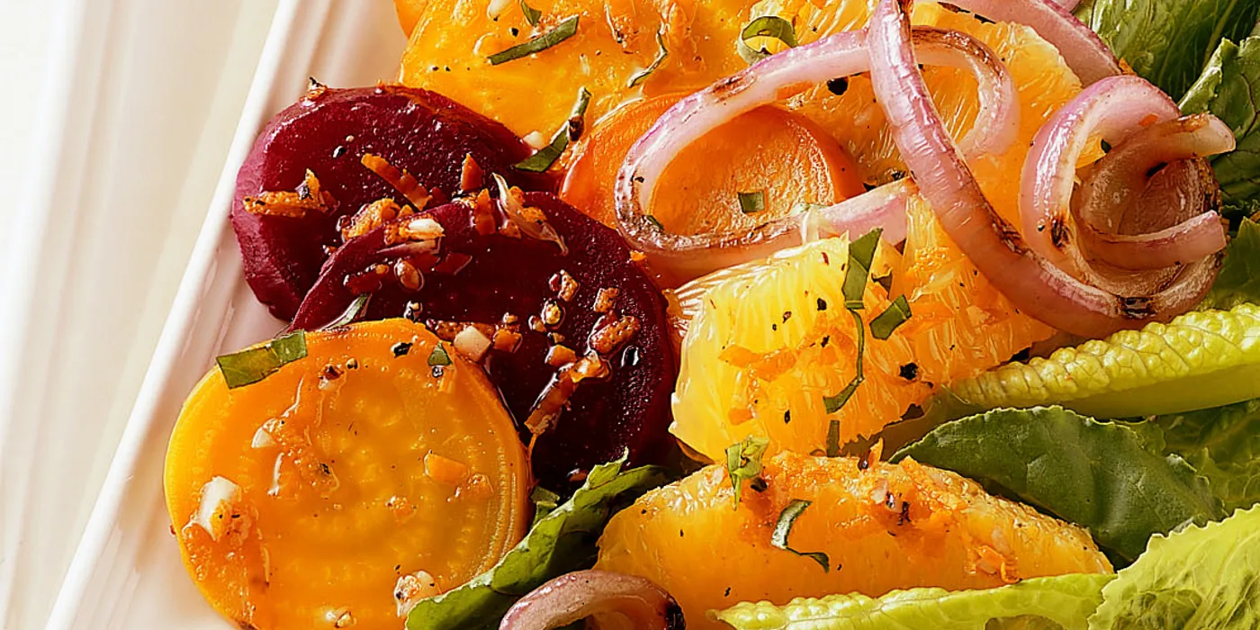 Topla salata od cikle i luka