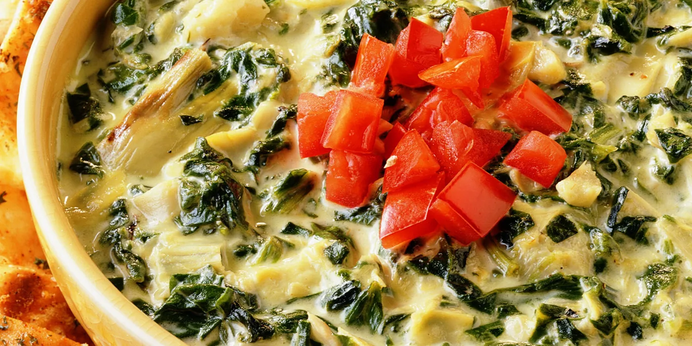 Umak od grilanog artičoka i špinata s pita trokutima