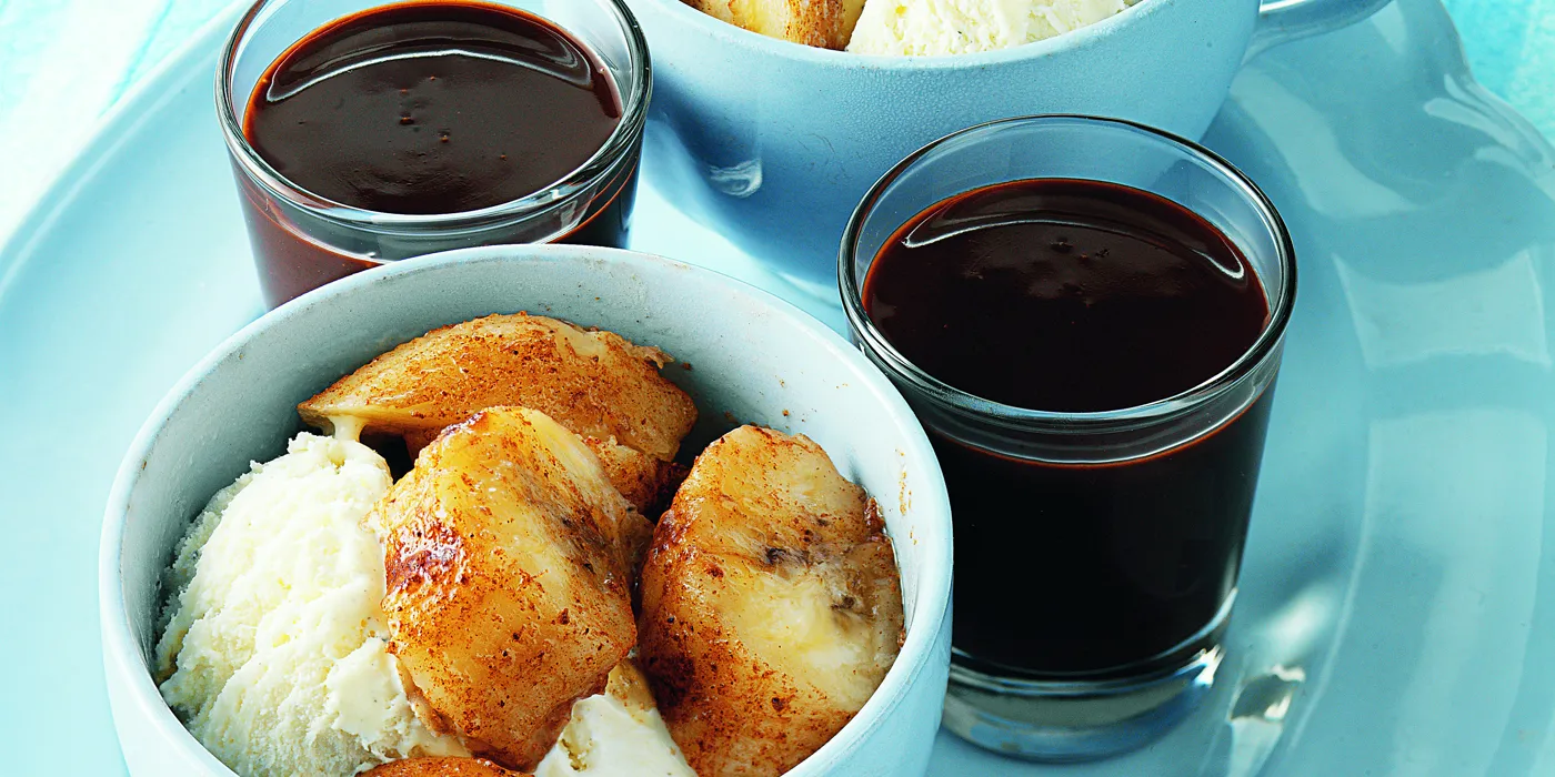 Začinjeni banana sundae s čokoladom